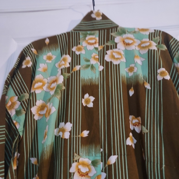 Vintage Japanese Kimono w/ retro flowers & stripes - Picture 10 of 11